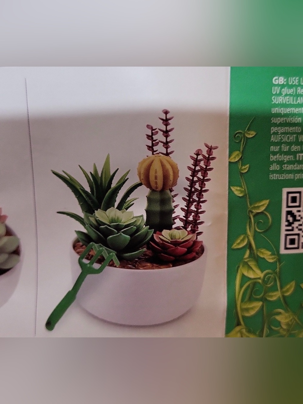 Zuru Mini Brands Garden~ White Pot Of Succulents